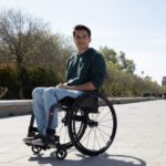 Gardez la forme en fauteuil roulant : 5 exercices de base !